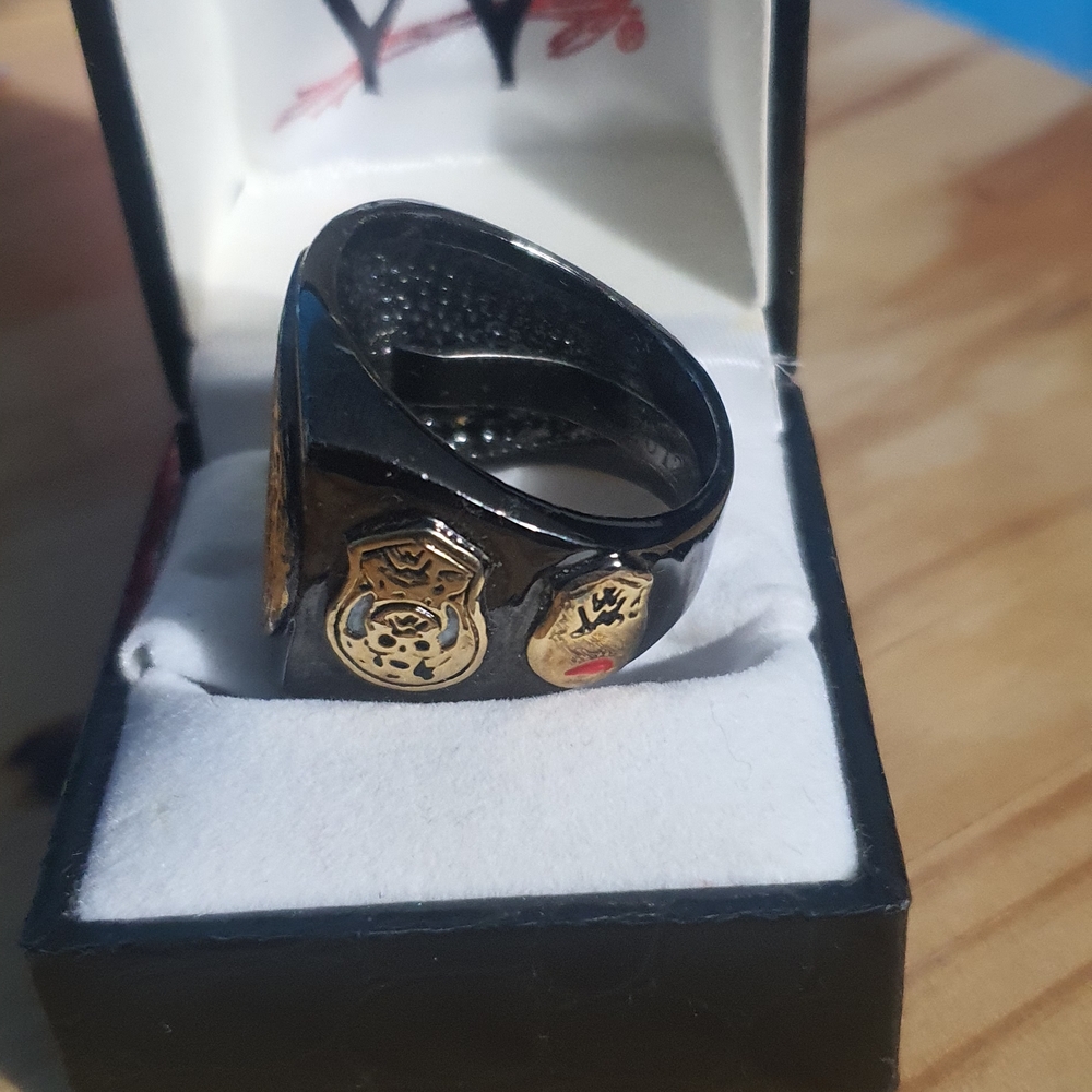 WWE Smoking Skull Championship Ring - Picture 4 of 7